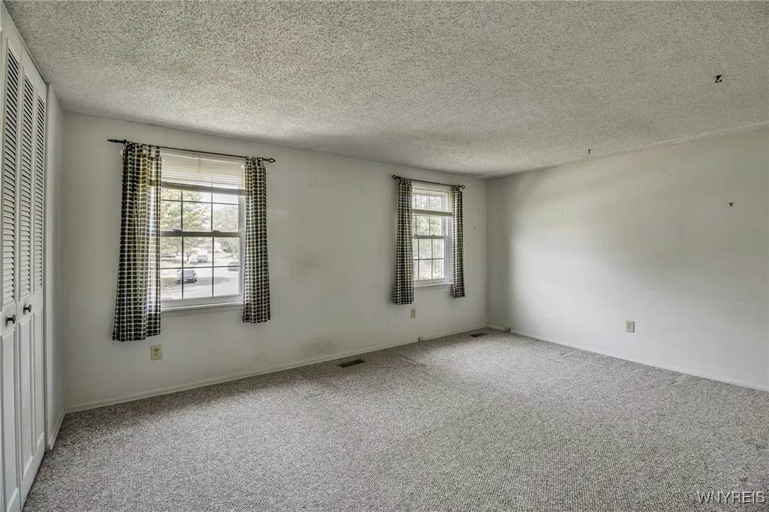 5051 Overlook Point, Hamburg, New York 14075, Hamburg, New York 14075, 4 Bedrooms Bedrooms, 10 Rooms Rooms,2 BathroomsBathrooms,Residential,For Sale,5051 Overlook Point, Hamburg, New York 14075,B1606731