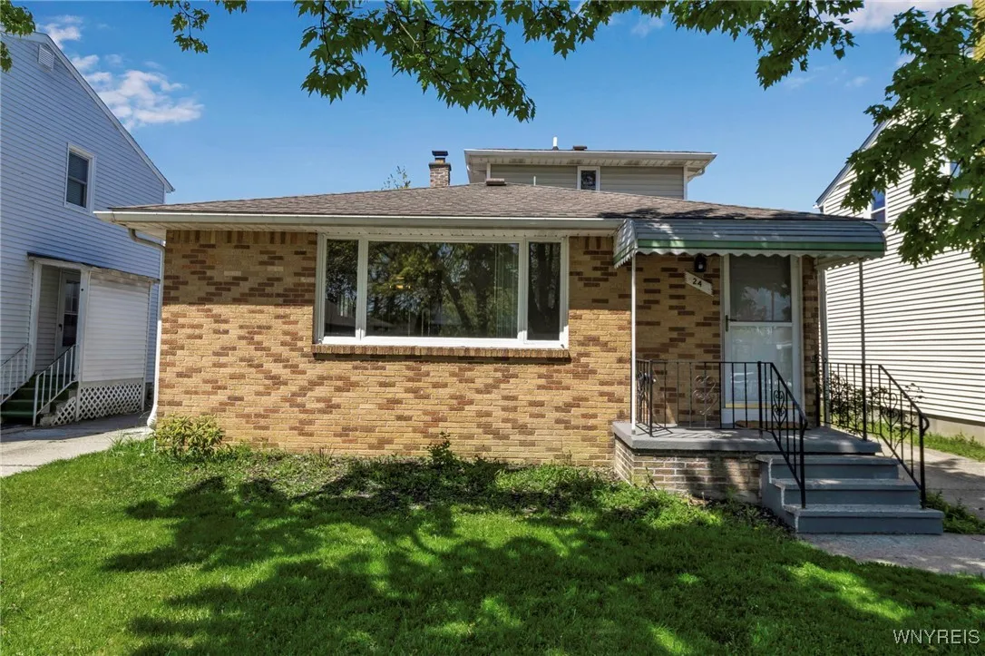 24 Leonore Road, Amherst, New York 14226, Amherst, New York 14226, 2 Bedrooms Bedrooms, 6 Rooms Rooms,2 BathroomsBathrooms,Residential,Closed,24 Leonore Road, Amherst, New York 14226,0,B1606332