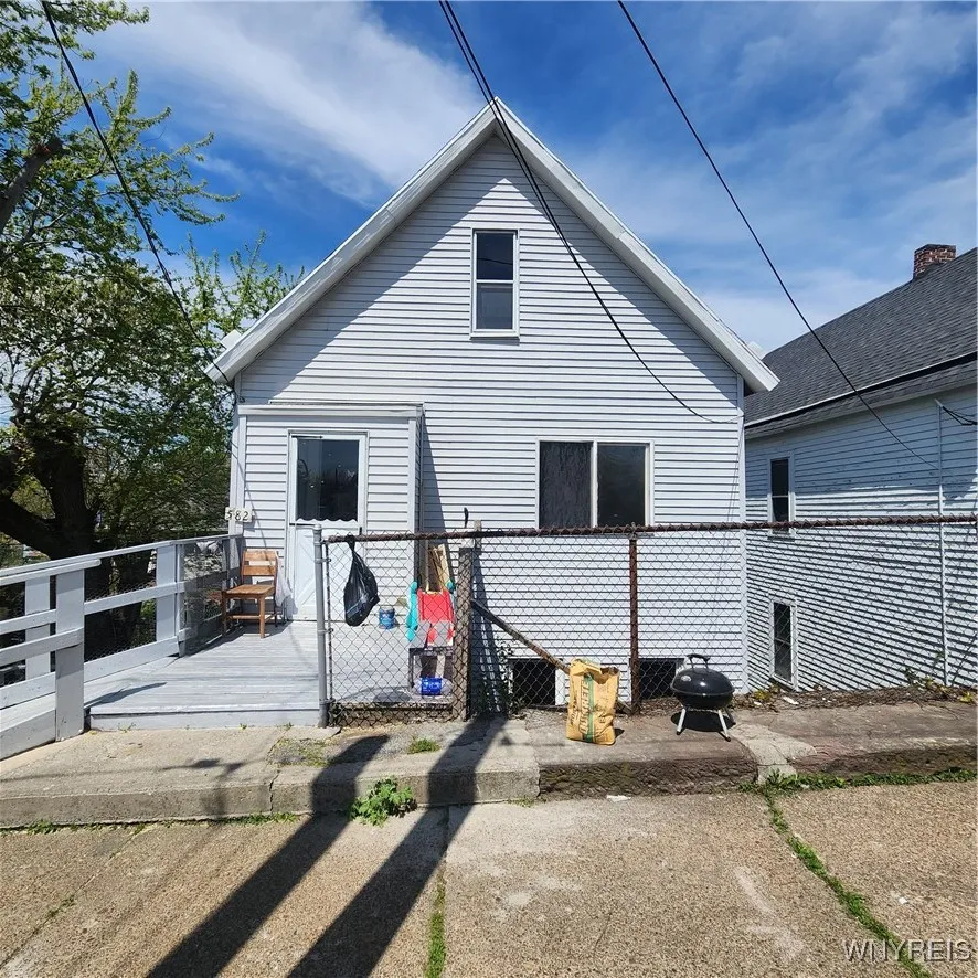 578 Perry Street, Buffalo, New York 14210, Buffalo, New York 14210, 5 Bedrooms Bedrooms, ,Multi Family,Closed,578 Perry Street, Buffalo, New York 14210,0,B1606749