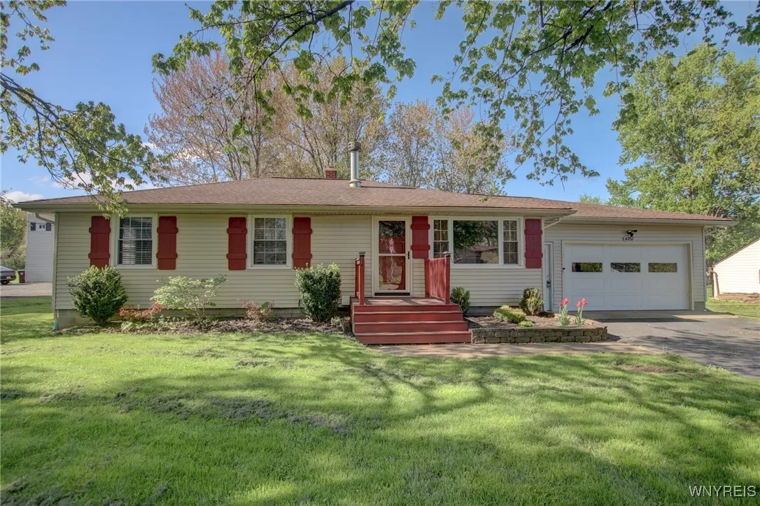 4757 Bussendorfer Road, Orchard Park, New York 141, Orchard Park, New York 14127, 3 Bedrooms Bedrooms, 6 Rooms Rooms,1 BathroomBathrooms,Residential,Closed,4757 Bussendorfer Road, Orchard Park, New York 141,0,B1604750