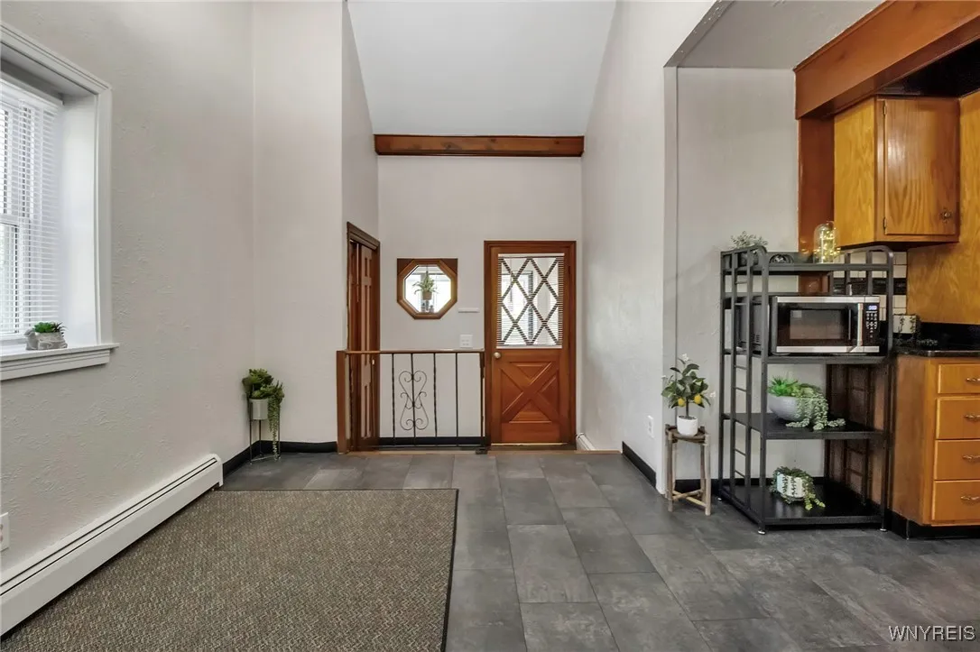 978 Quaker Road, Aurora, New York 14052, Aurora, New York 14052, 2 Bedrooms Bedrooms, 8 Rooms Rooms,1 BathroomBathrooms,Residential,Closed,978 Quaker Road, Aurora, New York 14052,0,B1606532