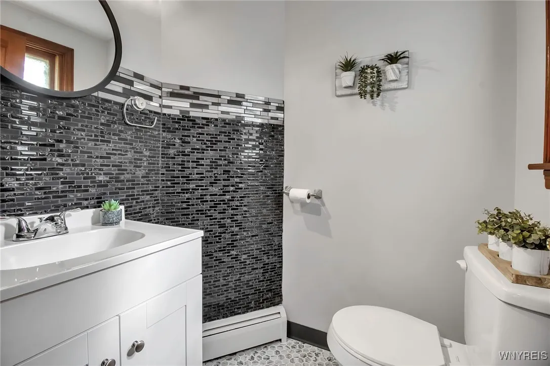 978 Quaker Road, Aurora, New York 14052, Aurora, New York 14052, 2 Bedrooms Bedrooms, 8 Rooms Rooms,1 BathroomBathrooms,Residential,Closed,978 Quaker Road, Aurora, New York 14052,0,B1606532