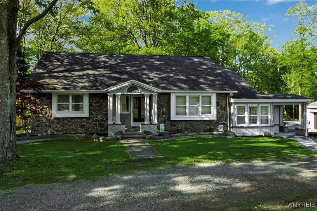 978 Quaker Road, Aurora, New York 14052, Aurora, New York 14052, 2 Bedrooms Bedrooms, 8 Rooms Rooms,1 BathroomBathrooms,Residential,Closed,978 Quaker Road, Aurora, New York 14052,0,B1606532