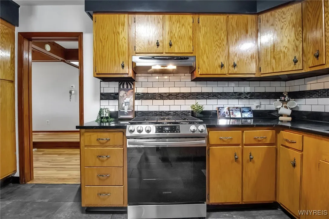 978 Quaker Road, Aurora, New York 14052, Aurora, New York 14052, 2 Bedrooms Bedrooms, 8 Rooms Rooms,1 BathroomBathrooms,Residential,Closed,978 Quaker Road, Aurora, New York 14052,0,B1606532