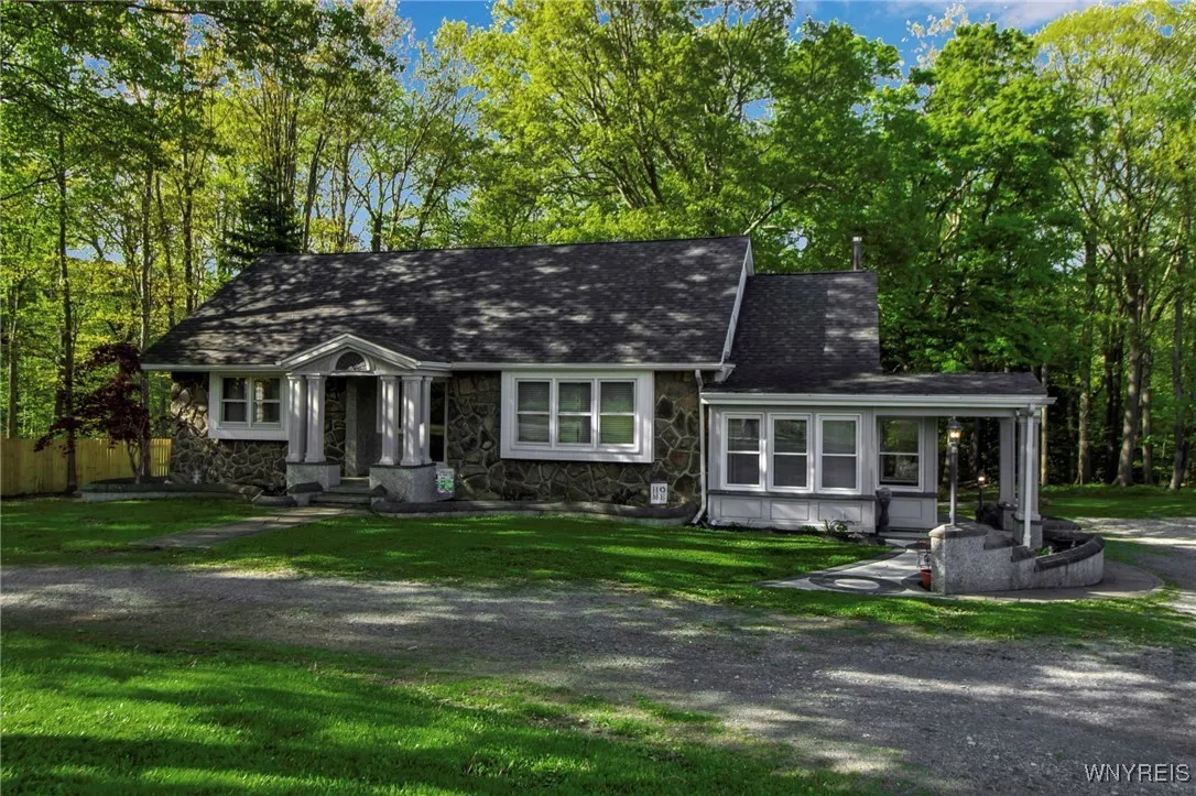 978 Quaker Road, Aurora, New York 14052, Aurora, New York 14052, 2 Bedrooms Bedrooms, 8 Rooms Rooms,1 BathroomBathrooms,Residential,Closed,978 Quaker Road, Aurora, New York 14052,0,B1606532