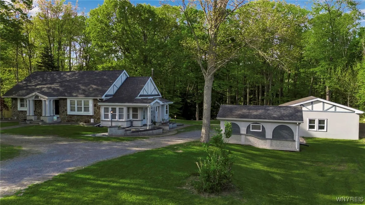 978 Quaker Road, Aurora, New York 14052, Aurora, New York 14052, 2 Bedrooms Bedrooms, 8 Rooms Rooms,1 BathroomBathrooms,Residential,Closed,978 Quaker Road, Aurora, New York 14052,0,B1606532