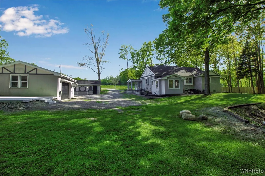 978 Quaker Road, Aurora, New York 14052, Aurora, New York 14052, 2 Bedrooms Bedrooms, 8 Rooms Rooms,1 BathroomBathrooms,Residential,Closed,978 Quaker Road, Aurora, New York 14052,0,B1606532