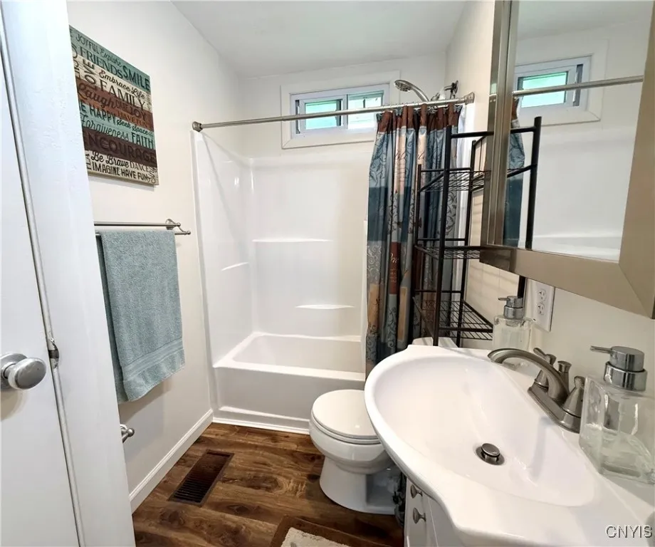 1004 West Thomas Street, Rome-inside, New York 134, Rome, New York 13440, 3 Bedrooms Bedrooms, 5 Rooms Rooms,1 BathroomBathrooms,Residential,Closed,1004 West Thomas Street, Rome-inside, New York 134,S1606889