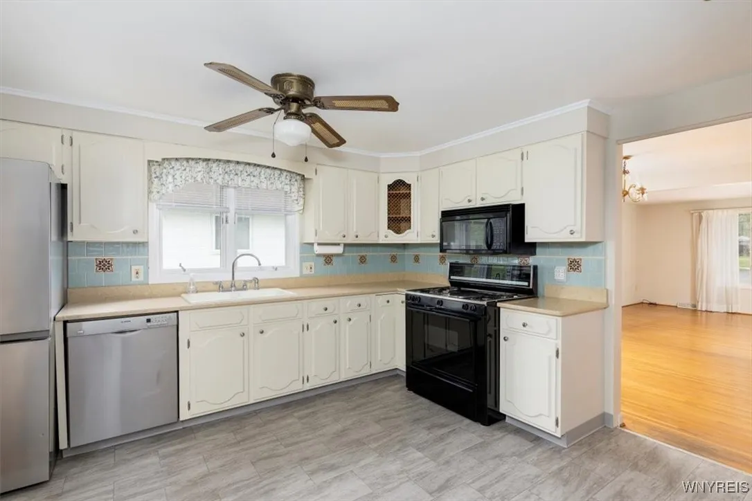 361 Getzville Road, Amherst, New York 14226, Amherst, New York 14226, 2 Bedrooms Bedrooms, 6 Rooms Rooms,2 BathroomsBathrooms,Residential,Closed,361 Getzville Road, Amherst, New York 14226,B1605212