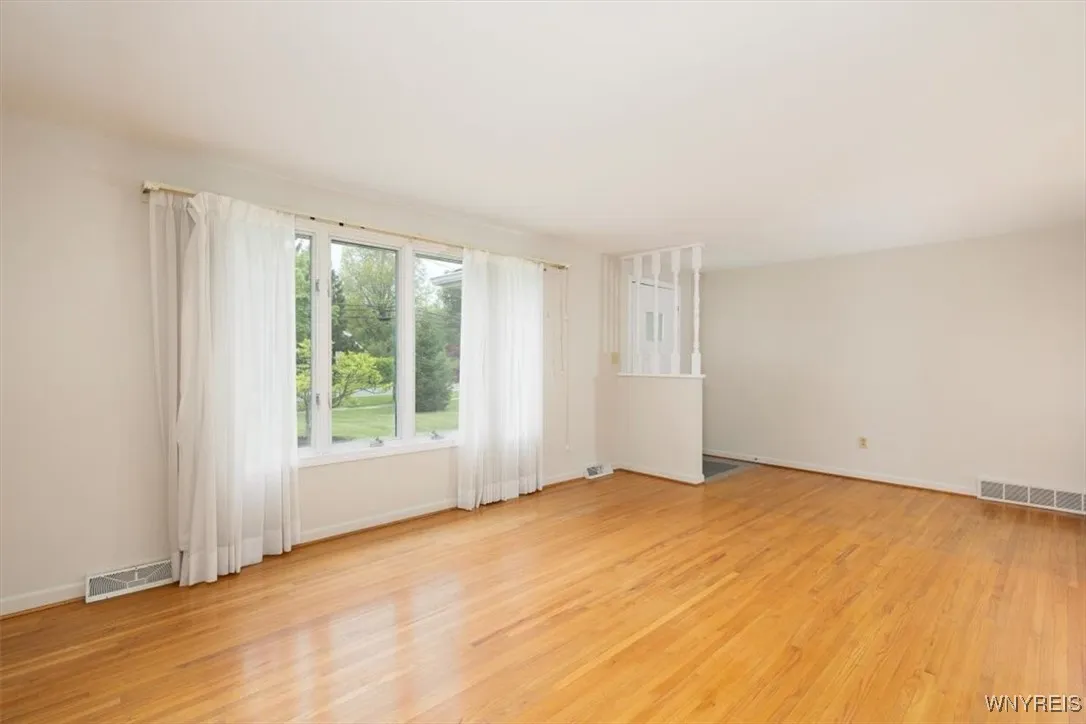 361 Getzville Road, Amherst, New York 14226, Amherst, New York 14226, 2 Bedrooms Bedrooms, 6 Rooms Rooms,2 BathroomsBathrooms,Residential,Closed,361 Getzville Road, Amherst, New York 14226,B1605212
