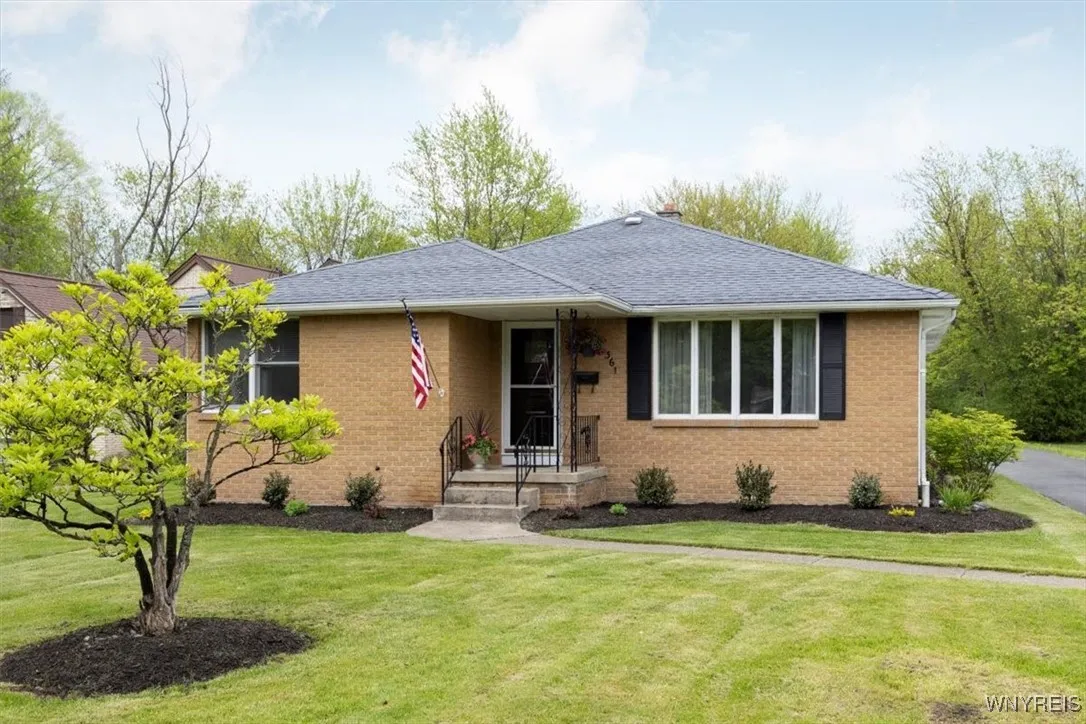 361 Getzville Road, Amherst, New York 14226, Amherst, New York 14226, 2 Bedrooms Bedrooms, 6 Rooms Rooms,2 BathroomsBathrooms,Residential,Closed,361 Getzville Road, Amherst, New York 14226,B1605212