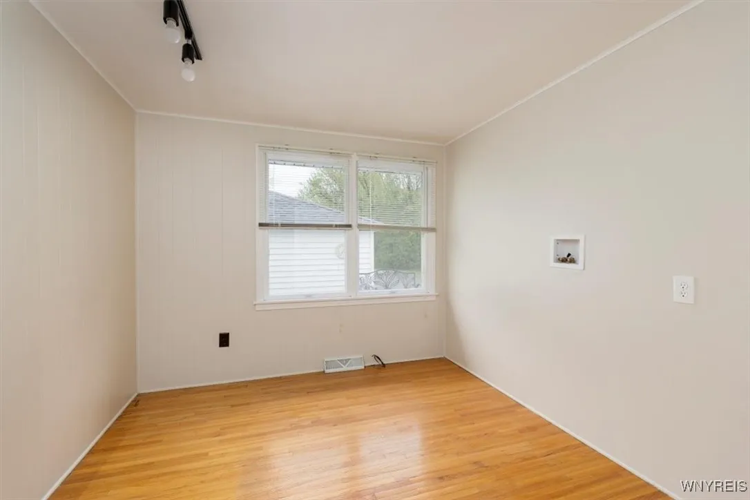 361 Getzville Road, Amherst, New York 14226, Amherst, New York 14226, 2 Bedrooms Bedrooms, 6 Rooms Rooms,2 BathroomsBathrooms,Residential,Closed,361 Getzville Road, Amherst, New York 14226,B1605212