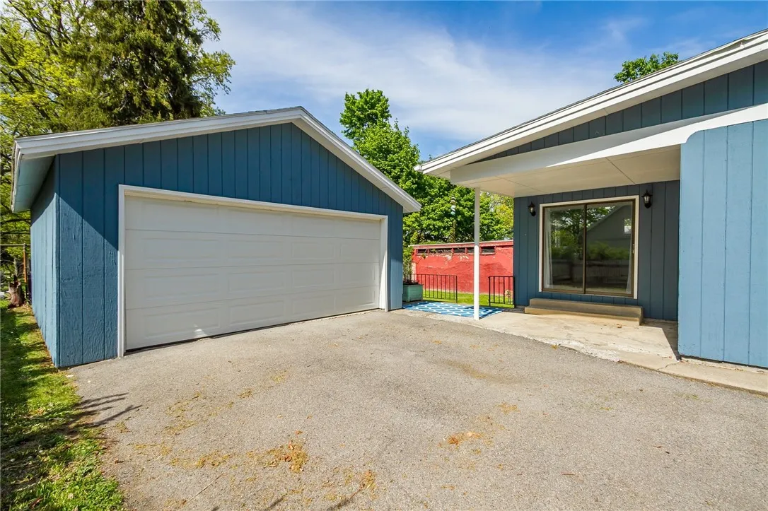 20 Delancey Drive, Geneva-city, New York 14456, Geneva City, New York 14456, 4 Bedrooms Bedrooms, 8 Rooms Rooms,1 BathroomBathrooms,Residential,Closed,20 Delancey Drive, Geneva-city, New York 14456,0,R1600410