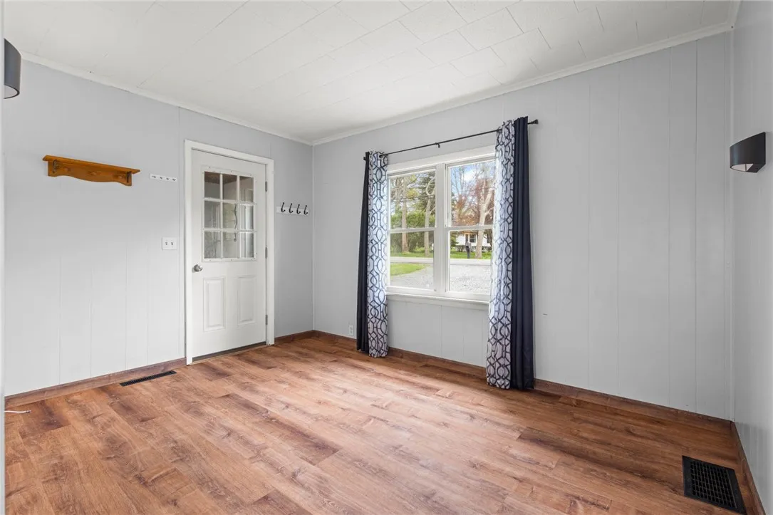 4111 South Main Street Road, Batavia-town, New Yor, Batavia, New York 14020, 1 Bedroom Bedrooms, 4 Rooms Rooms,1 BathroomBathrooms,Residential,Closed,4111 South Main Street Road, Batavia-town, New Yor,0,R1606369