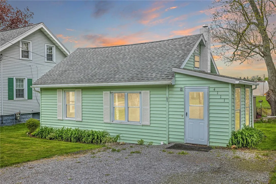4111 South Main Street Road, Batavia-town, New Yor, Batavia, New York 14020, 1 Bedroom Bedrooms, 4 Rooms Rooms,1 BathroomBathrooms,Residential,Closed,4111 South Main Street Road, Batavia-town, New Yor,0,R1606369