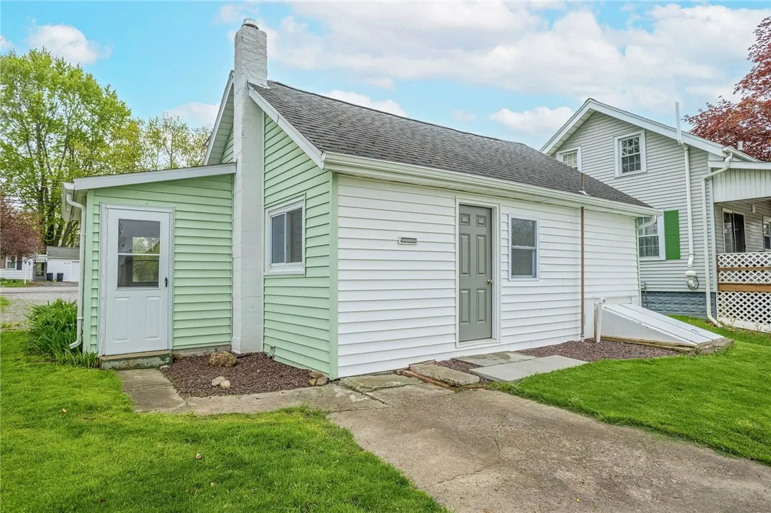 4111 South Main Street Road, Batavia-town, New Yor, Batavia, New York 14020, 1 Bedroom Bedrooms, 4 Rooms Rooms,1 BathroomBathrooms,Residential,Closed,4111 South Main Street Road, Batavia-town, New Yor,0,R1606369