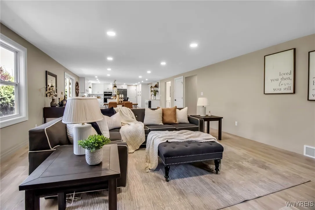47 Sandelwood Drive, Amherst, New York 14068, Amherst, New York 14068, 5 Bedrooms Bedrooms, 10 Rooms Rooms,2 BathroomsBathrooms,Residential,For Sale,47 Sandelwood Drive, Amherst, New York 14068,0,B1606082