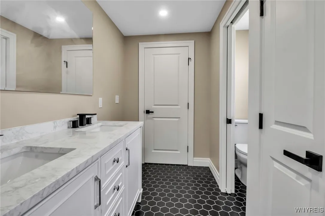 47 Sandelwood Drive, Amherst, New York 14068, Amherst, New York 14068, 5 Bedrooms Bedrooms, 10 Rooms Rooms,2 BathroomsBathrooms,Residential,For Sale,47 Sandelwood Drive, Amherst, New York 14068,0,B1606082