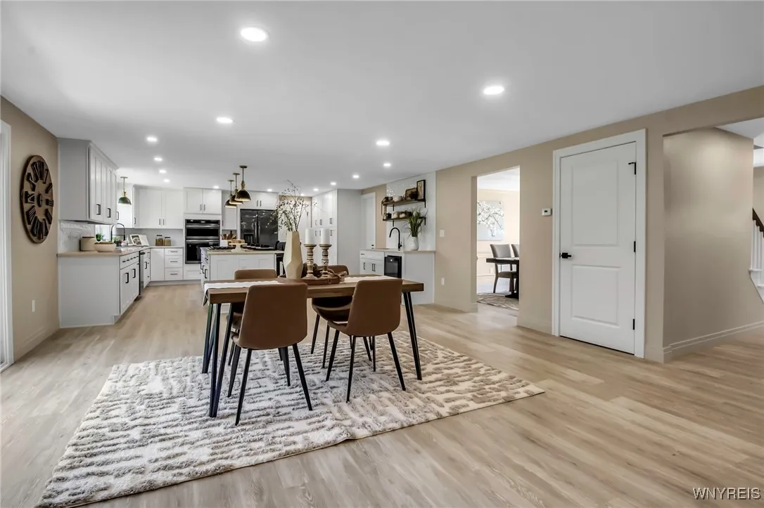 47 Sandelwood Drive, Amherst, New York 14068, Amherst, New York 14068, 5 Bedrooms Bedrooms, 10 Rooms Rooms,2 BathroomsBathrooms,Residential,For Sale,47 Sandelwood Drive, Amherst, New York 14068,0,B1606082