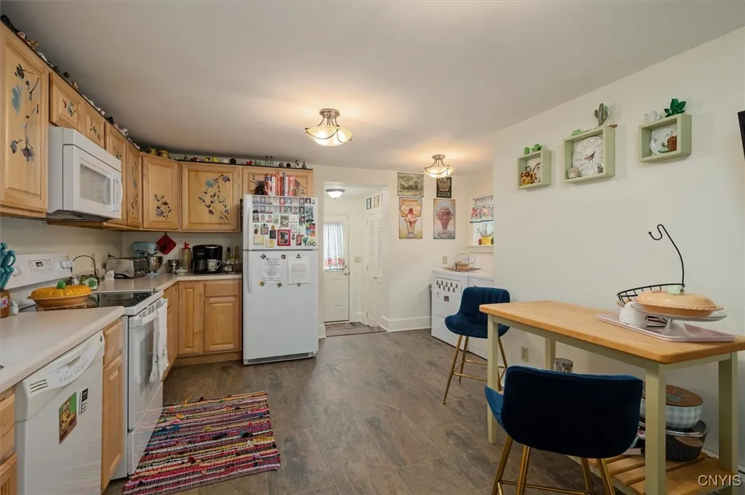 24 Eaton Street, Eaton, New York 13334, Eaton, New York 13334, 6 Bedrooms Bedrooms, ,4 BathroomsBathrooms,Residential,For Sale,24 Eaton Street, Eaton, New York 13334,0,S1606334