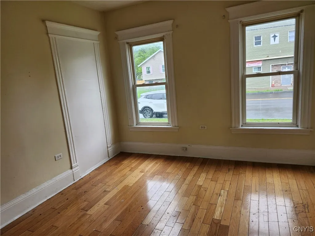 705 South Avenue, Syracuse, New York 13207, Syracuse, New York 13207, 6 Bedrooms Bedrooms, ,2 BathroomsBathrooms,Residential,Closed,705 South Avenue, Syracuse, New York 13207,0,S1606990