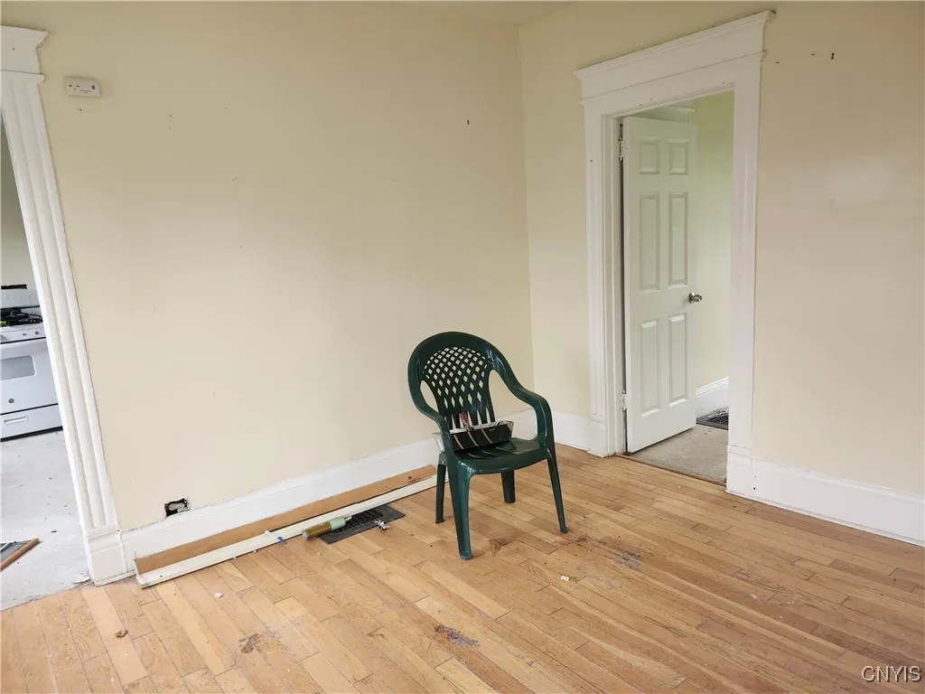 705 South Avenue, Syracuse, New York 13207, Syracuse, New York 13207, 6 Bedrooms Bedrooms, ,2 BathroomsBathrooms,Residential,Closed,705 South Avenue, Syracuse, New York 13207,0,S1606990