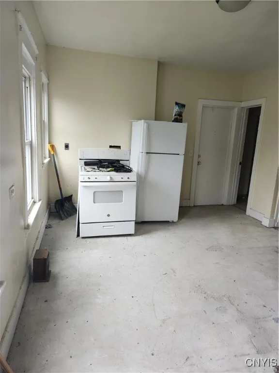 705 South Avenue, Syracuse, New York 13207, Syracuse, New York 13207, 6 Bedrooms Bedrooms, ,2 BathroomsBathrooms,Residential,Closed,705 South Avenue, Syracuse, New York 13207,0,S1606990