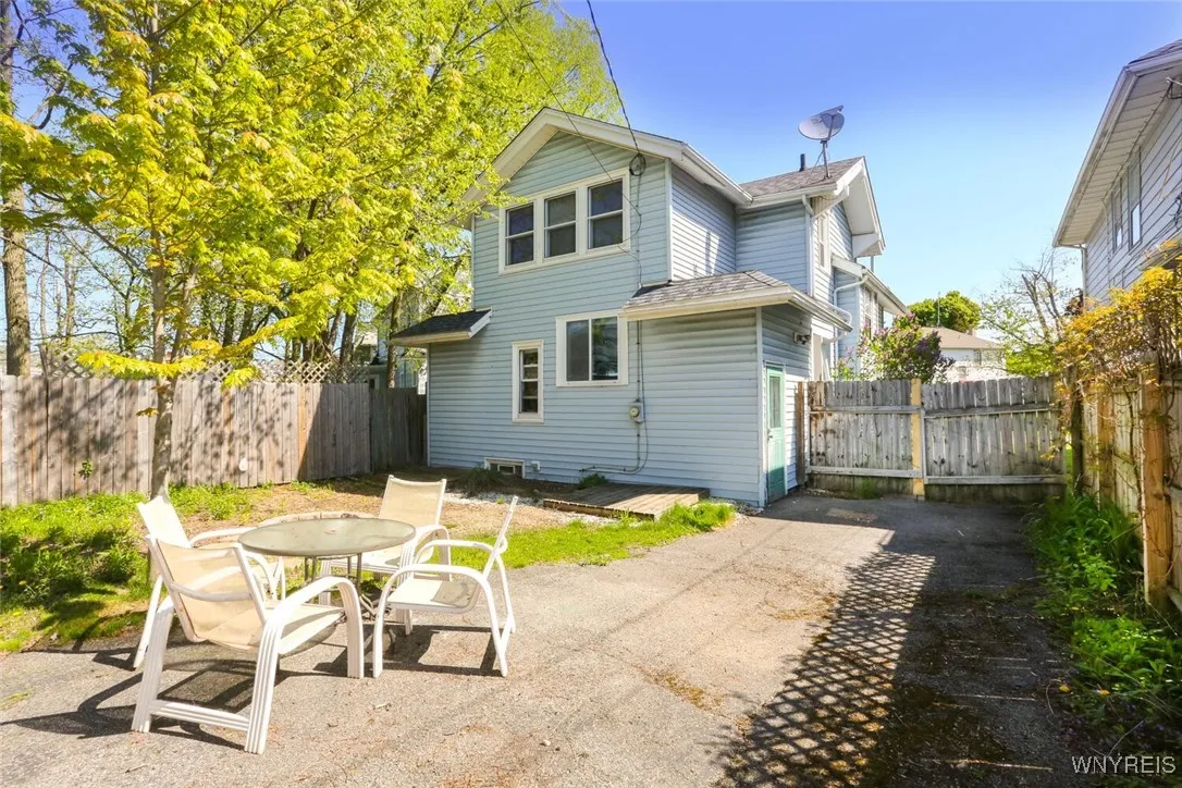 82 Radcliffe Road, Buffalo, New York 14214, Buffalo, New York 14214, 3 Bedrooms Bedrooms, 9 Rooms Rooms,1 BathroomBathrooms,Residential,Closed,82 Radcliffe Road, Buffalo, New York 14214,B1606943