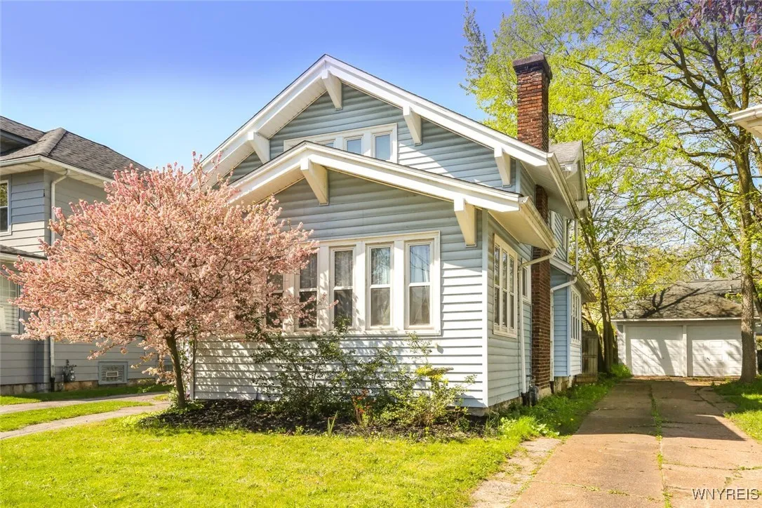 82 Radcliffe Road, Buffalo, New York 14214, Buffalo, New York 14214, 3 Bedrooms Bedrooms, 9 Rooms Rooms,1 BathroomBathrooms,Residential,Closed,82 Radcliffe Road, Buffalo, New York 14214,B1606943