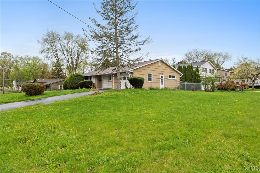 7565 Audrey Dr, Clay, New York 13212, Clay, New York 13212, 3 Bedrooms Bedrooms, 8 Rooms Rooms,1 BathroomBathrooms,Residential,Closed,7565 Audrey Dr, Clay, New York 13212,0,S1604909