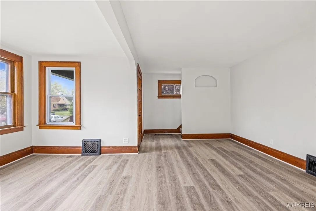 364 Hamilton Boulevard, Tonawanda-town, New York 1, Tonawanda, New York 14217, 3 Bedrooms Bedrooms, 6 Rooms Rooms,1 BathroomBathrooms,Residential,Closed,364 Hamilton Boulevard, Tonawanda-town, New York 1,0,B1606985