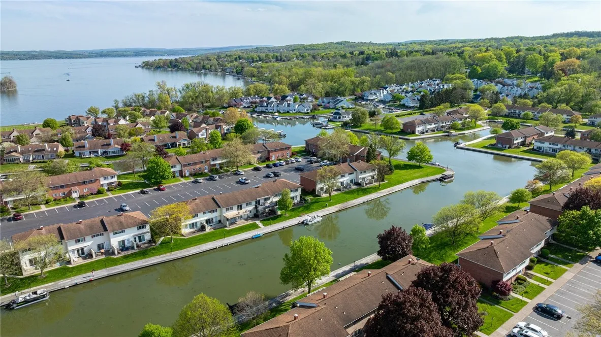 45 Holiday Harbour, Canandaigua-city, New York 144, Canandaigua City, New York 14424, 2 Bedrooms Bedrooms, 5 Rooms Rooms,1 BathroomBathrooms,Residential,Closed,45 Holiday Harbour, Canandaigua-city, New York 144,R1606460