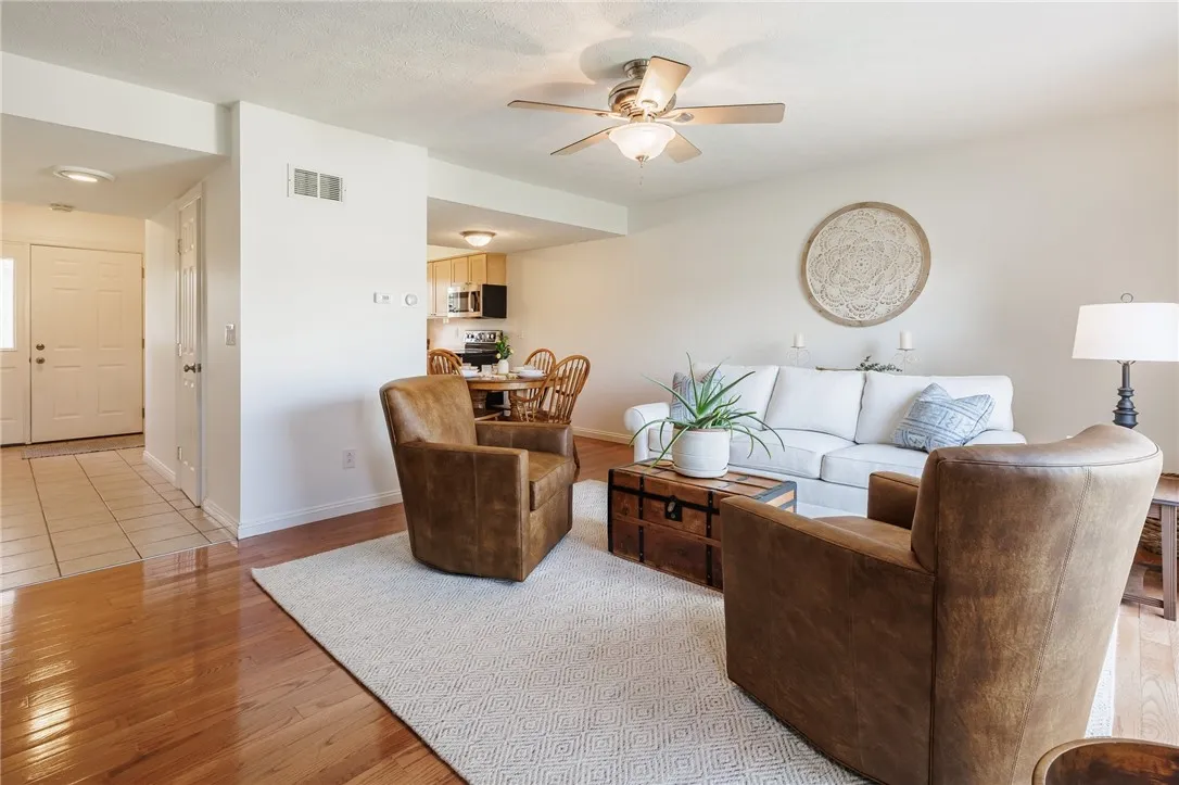 45 Holiday Harbour, Canandaigua-city, New York 144, Canandaigua City, New York 14424, 2 Bedrooms Bedrooms, 5 Rooms Rooms,1 BathroomBathrooms,Residential,Closed,45 Holiday Harbour, Canandaigua-city, New York 144,R1606460