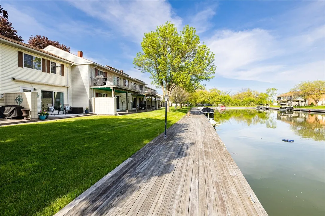 45 Holiday Harbour, Canandaigua-city, New York 144, Canandaigua City, New York 14424, 2 Bedrooms Bedrooms, 5 Rooms Rooms,1 BathroomBathrooms,Residential,Closed,45 Holiday Harbour, Canandaigua-city, New York 144,R1606460