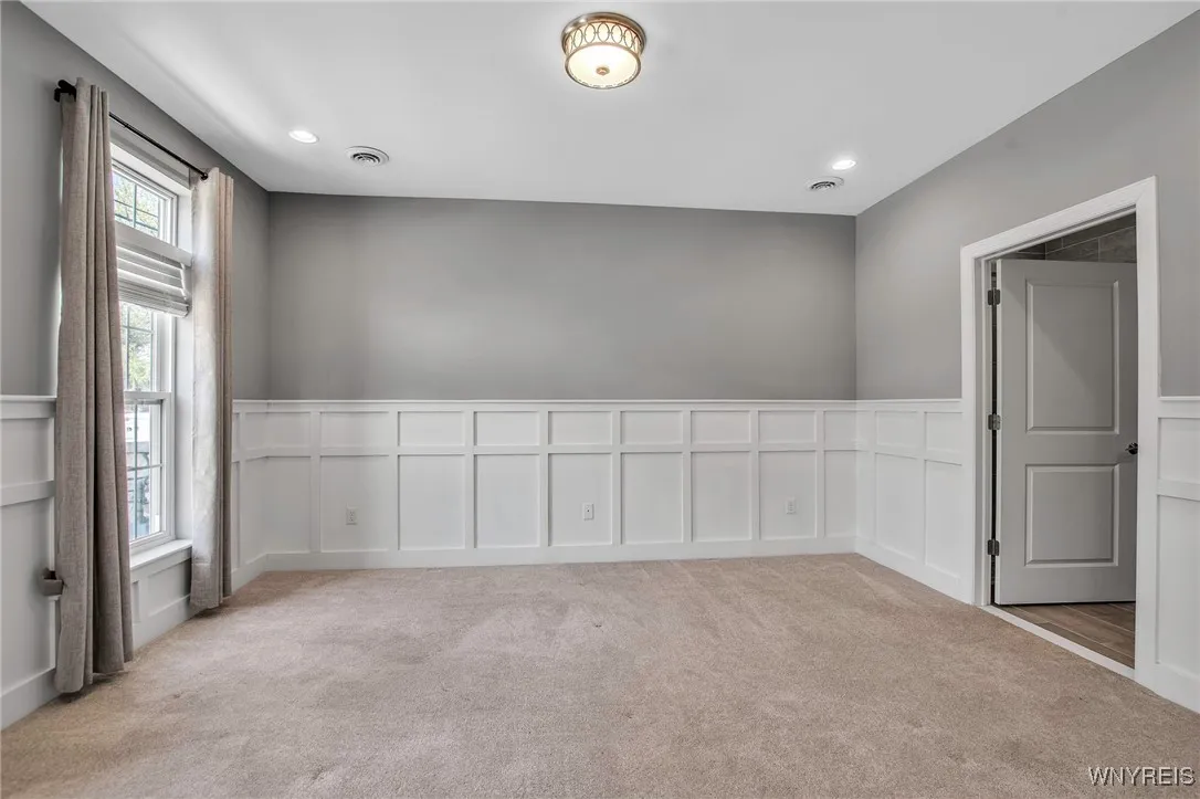 102 California Drive C, Amherst, New York 14221, Amherst, New York 14221, 3 Bedrooms Bedrooms, 8 Rooms Rooms,2 BathroomsBathrooms,Residential,Closed,102 California Drive C, Amherst, New York 14221,0,B1600629