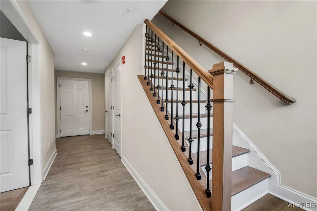 102 California Drive C, Amherst, New York 14221, Amherst, New York 14221, 3 Bedrooms Bedrooms, 8 Rooms Rooms,2 BathroomsBathrooms,Residential,Closed,102 California Drive C, Amherst, New York 14221,0,B1600629