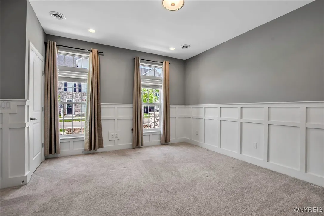 102 California Drive C, Amherst, New York 14221, Amherst, New York 14221, 3 Bedrooms Bedrooms, 8 Rooms Rooms,2 BathroomsBathrooms,Residential,Closed,102 California Drive C, Amherst, New York 14221,0,B1600629