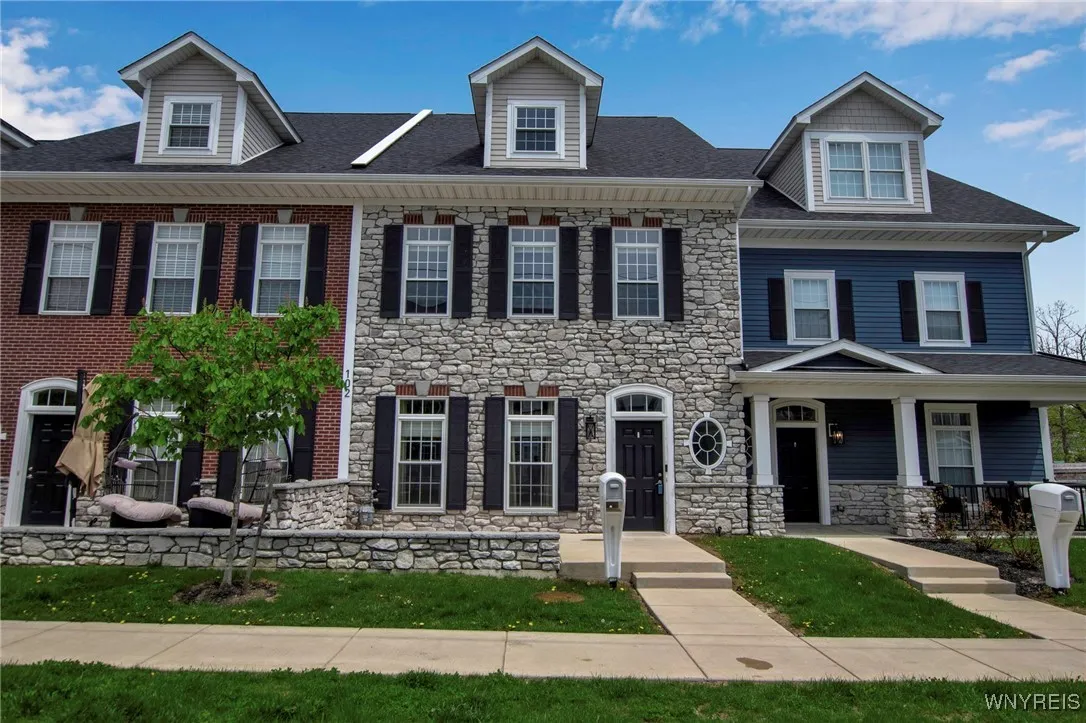 102 California Drive C, Amherst, New York 14221, Amherst, New York 14221, 3 Bedrooms Bedrooms, 8 Rooms Rooms,2 BathroomsBathrooms,Residential,Closed,102 California Drive C, Amherst, New York 14221,0,B1600629