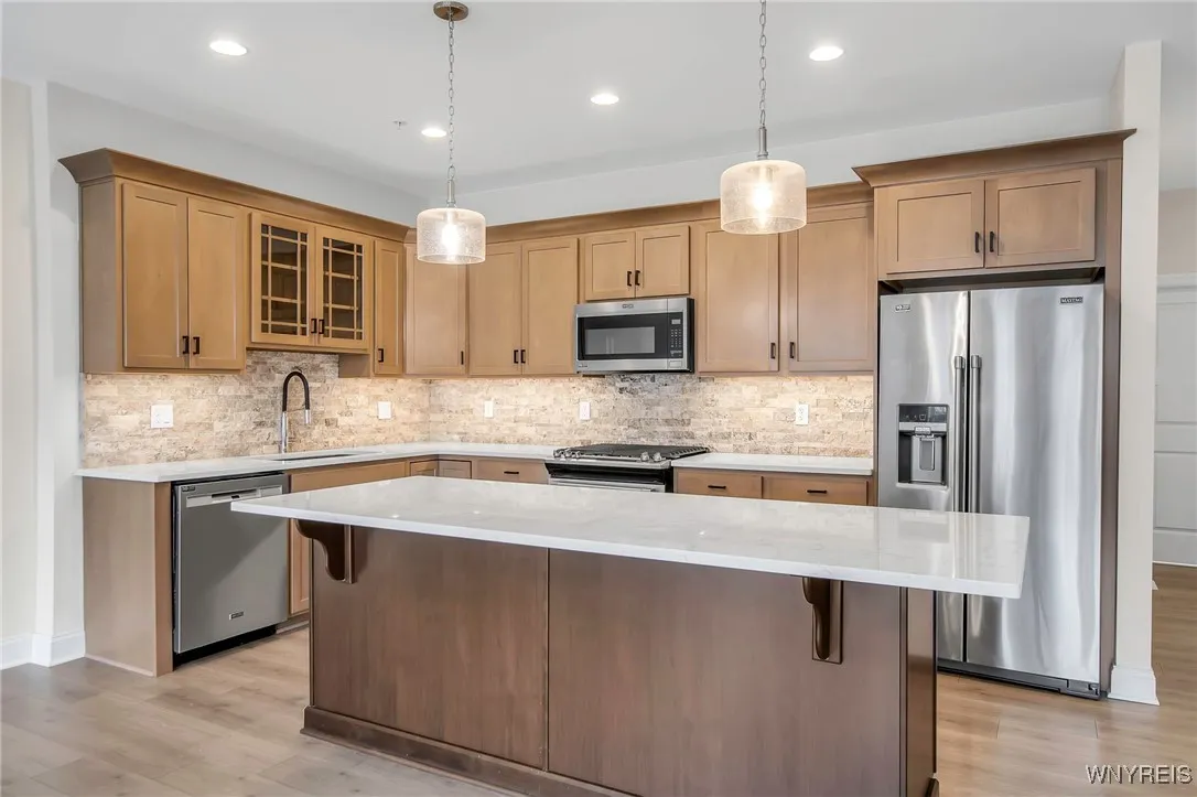102 California Drive C, Amherst, New York 14221, Amherst, New York 14221, 3 Bedrooms Bedrooms, 8 Rooms Rooms,2 BathroomsBathrooms,Residential,Closed,102 California Drive C, Amherst, New York 14221,0,B1600629