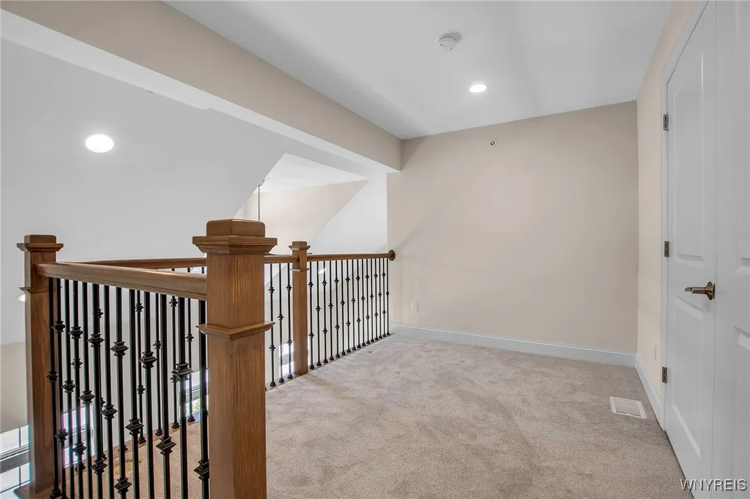 102 California Drive C, Amherst, New York 14221, Amherst, New York 14221, 3 Bedrooms Bedrooms, 8 Rooms Rooms,2 BathroomsBathrooms,Residential,Closed,102 California Drive C, Amherst, New York 14221,0,B1600629