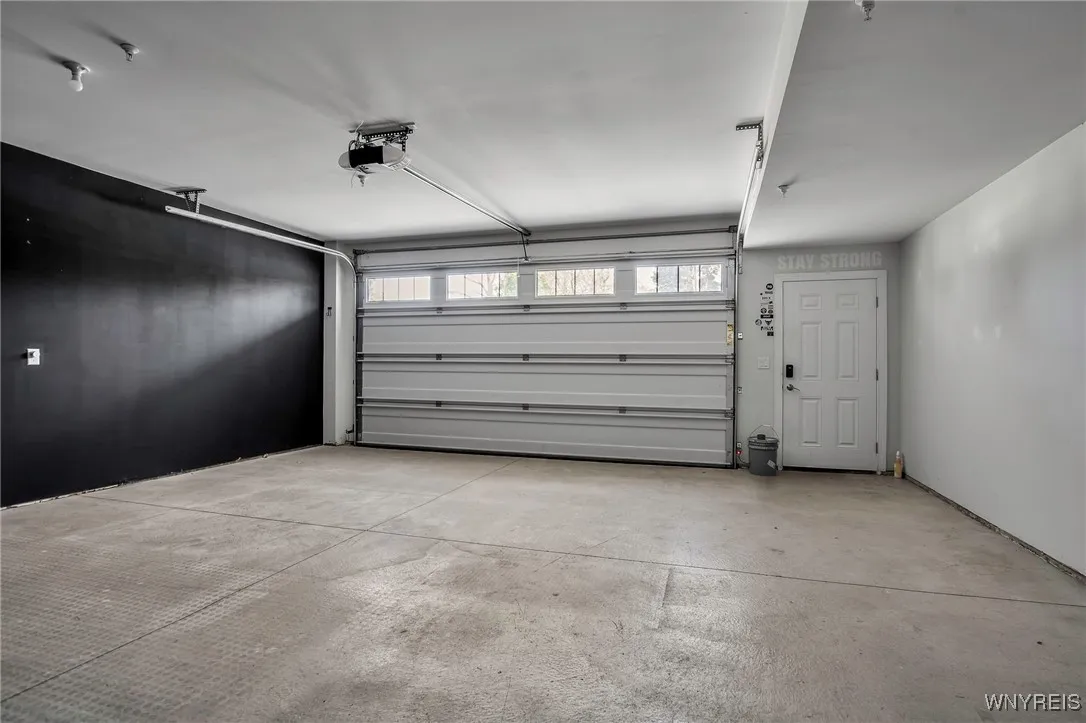 102 California Drive C, Amherst, New York 14221, Amherst, New York 14221, 3 Bedrooms Bedrooms, 8 Rooms Rooms,2 BathroomsBathrooms,Residential,Closed,102 California Drive C, Amherst, New York 14221,0,B1600629