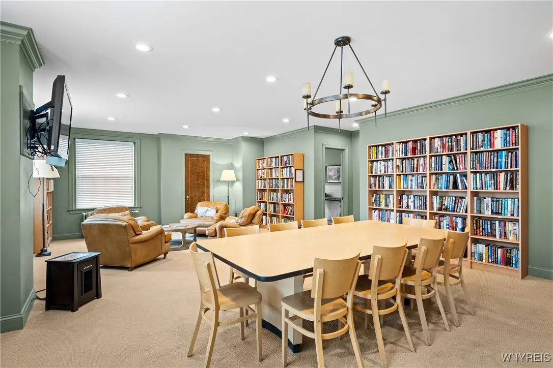 33 Gates Circle 10d, Buffalo, New York 14222, Buffalo, New York 14209, 3 Bedrooms Bedrooms, 7 Rooms Rooms,2 BathroomsBathrooms,Residential,Closed,33 Gates Circle 10d, Buffalo, New York 14222,0,B1606826