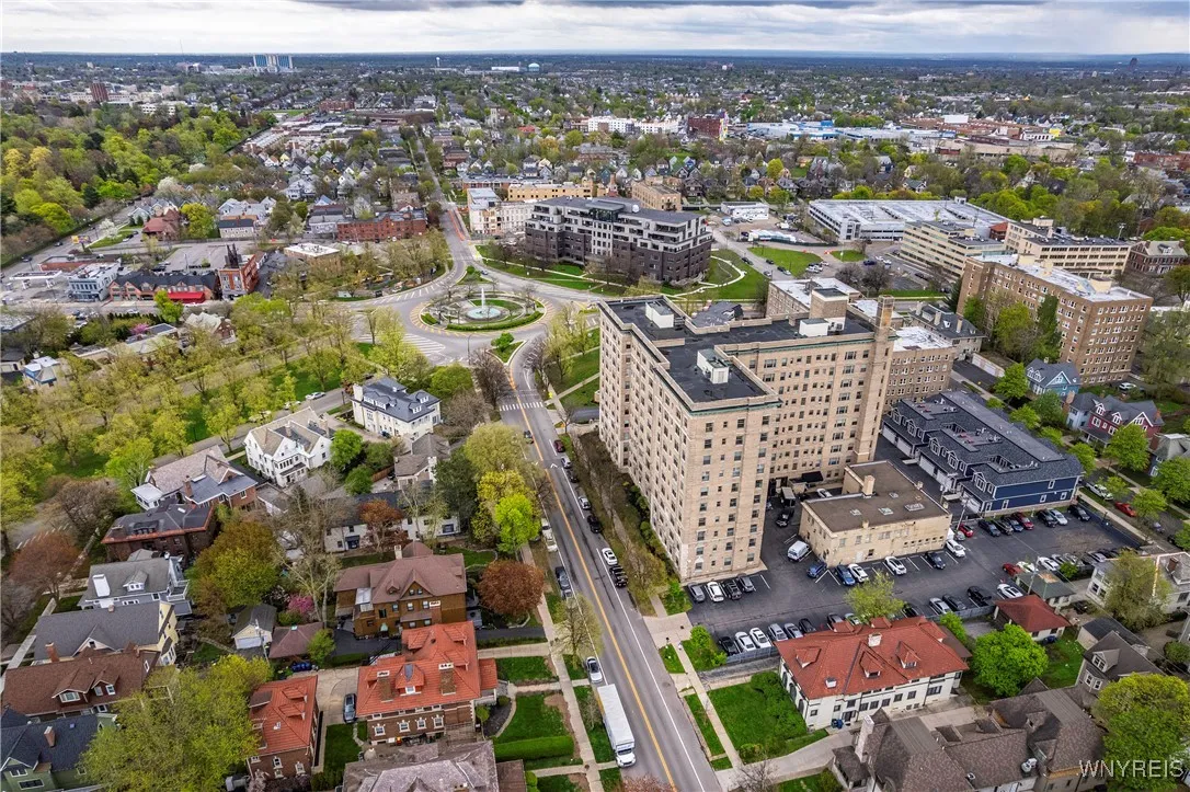 33 Gates Circle 10d, Buffalo, New York 14222, Buffalo, New York 14209, 3 Bedrooms Bedrooms, 7 Rooms Rooms,2 BathroomsBathrooms,Residential,Closed,33 Gates Circle 10d, Buffalo, New York 14222,0,B1606826