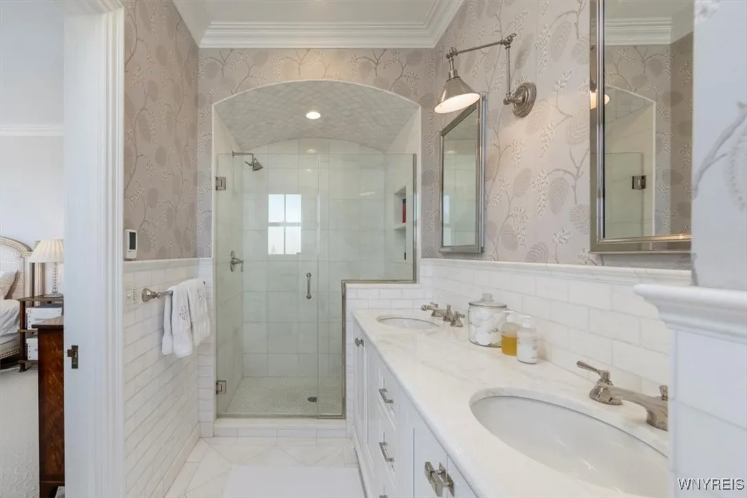 33 Gates Circle 10d, Buffalo, New York 14222, Buffalo, New York 14209, 3 Bedrooms Bedrooms, 7 Rooms Rooms,2 BathroomsBathrooms,Residential,Closed,33 Gates Circle 10d, Buffalo, New York 14222,0,B1606826