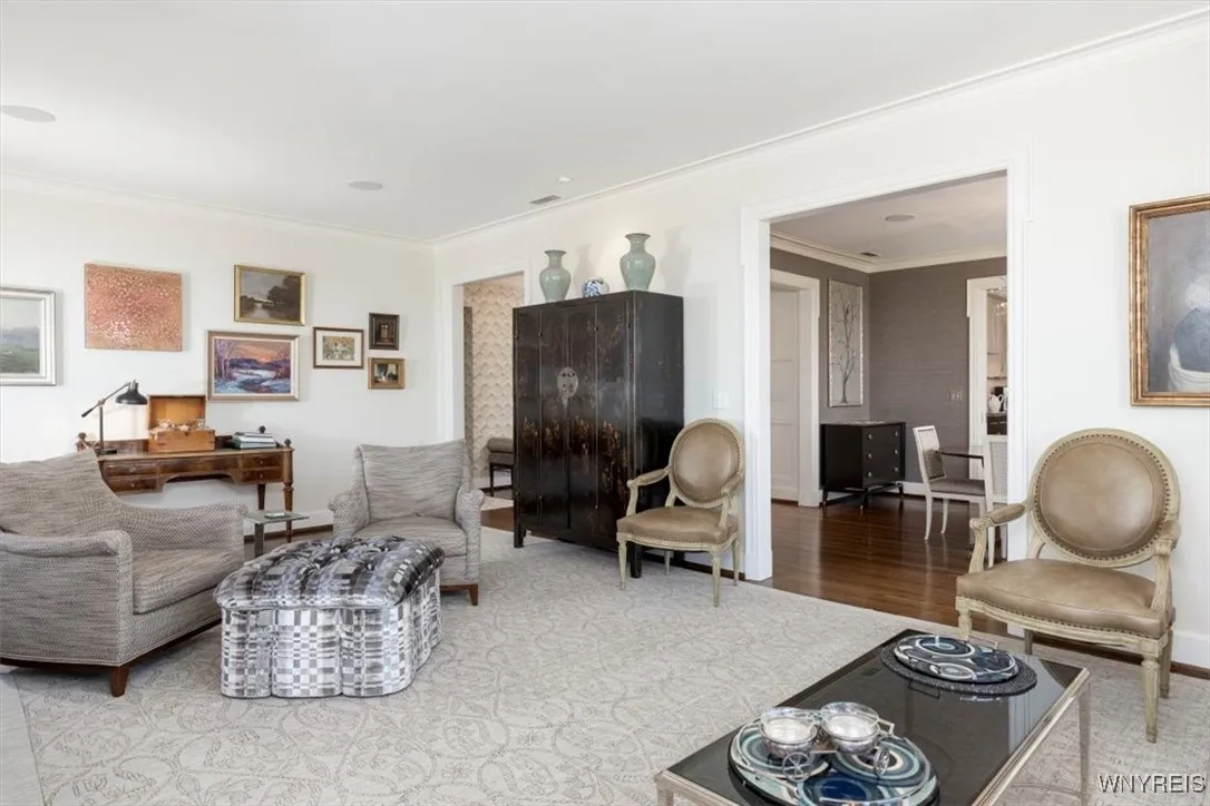 33 Gates Circle 10d, Buffalo, New York 14222, Buffalo, New York 14209, 3 Bedrooms Bedrooms, 7 Rooms Rooms,2 BathroomsBathrooms,Residential,Closed,33 Gates Circle 10d, Buffalo, New York 14222,0,B1606826