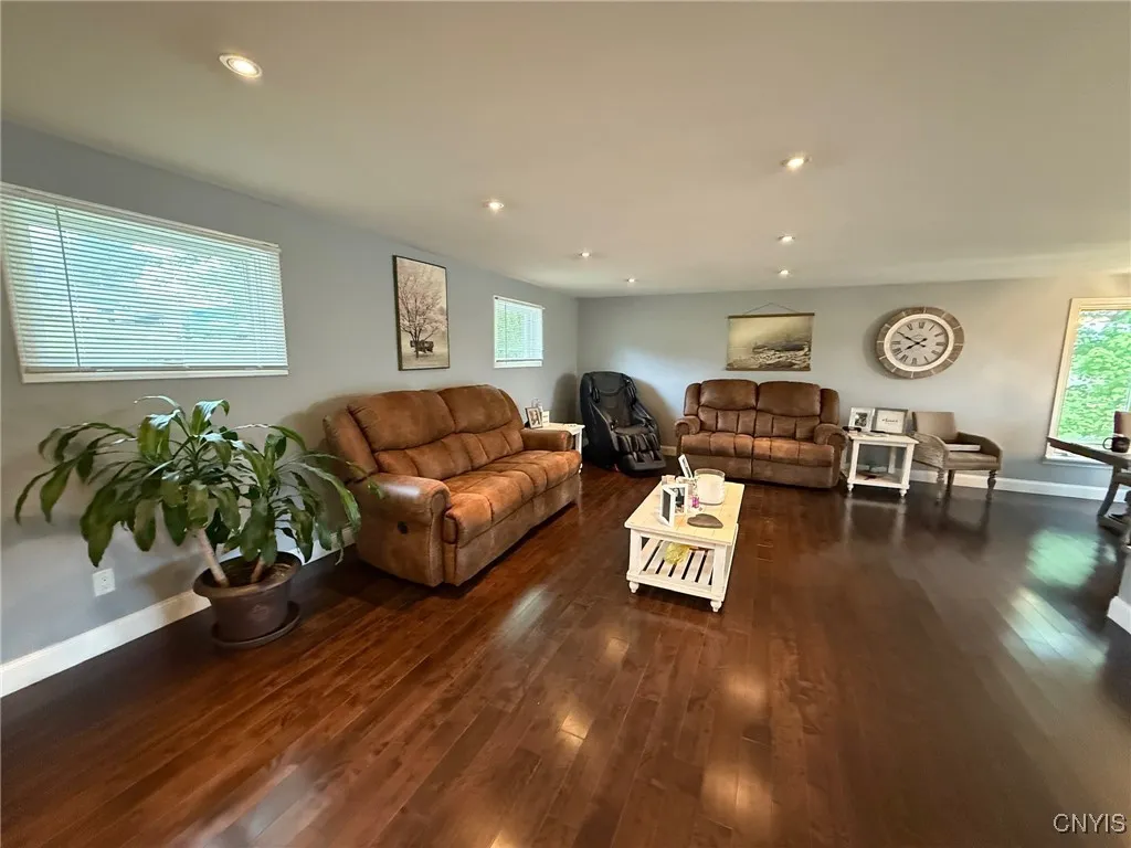 1404 Riverbend Drive, Lysander, New York 13027, Lysander, New York 13027, 3 Bedrooms Bedrooms, 8 Rooms Rooms,2 BathroomsBathrooms,Residential,For Sale,1404 Riverbend Drive, Lysander, New York 13027,0,S1605204