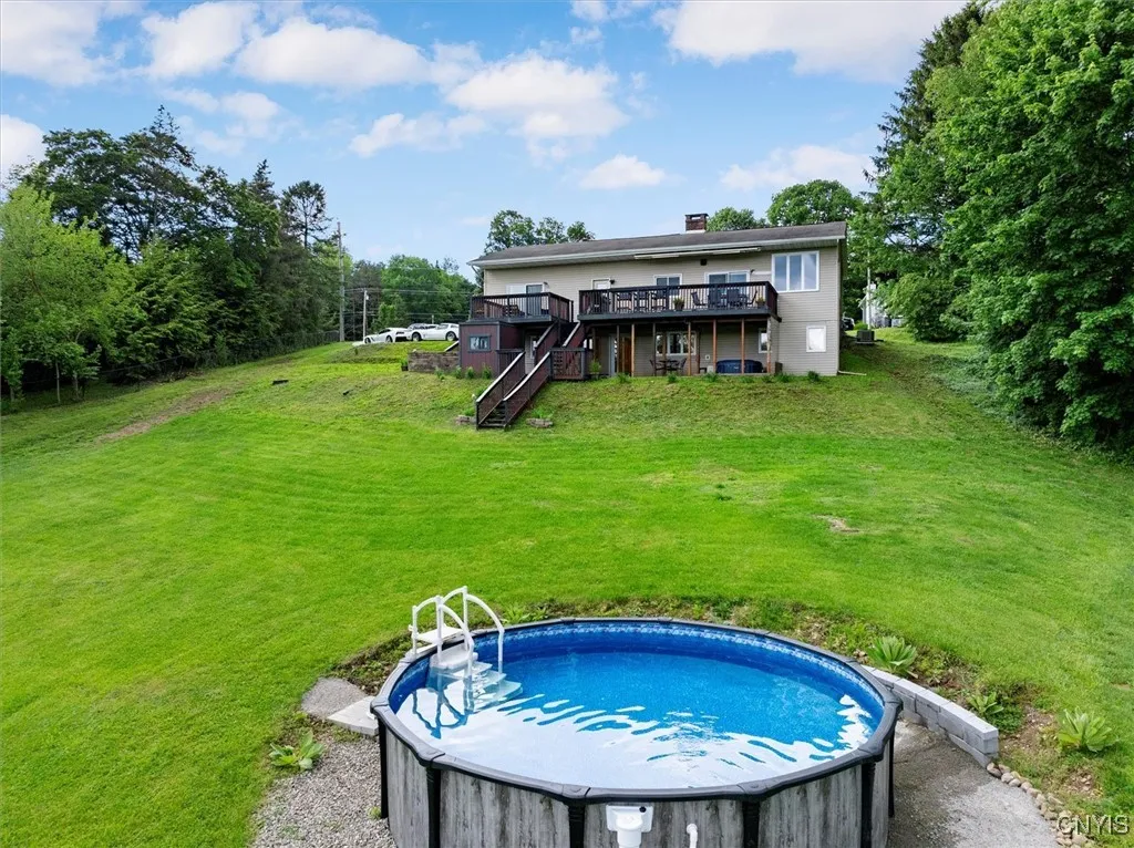 1404 Riverbend Drive, Lysander, New York 13027, Lysander, New York 13027, 3 Bedrooms Bedrooms, 8 Rooms Rooms,2 BathroomsBathrooms,Residential,For Sale,1404 Riverbend Drive, Lysander, New York 13027,0,S1605204