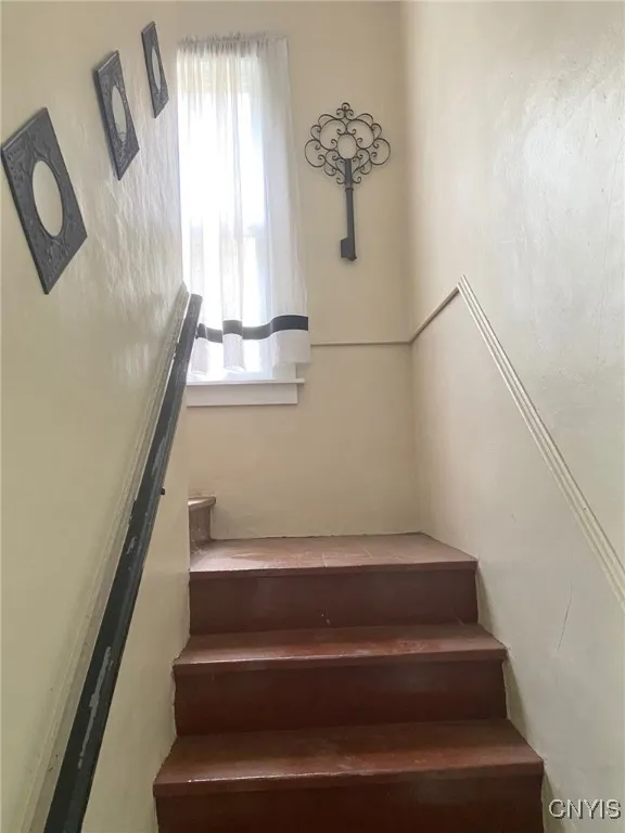 12 Fairfax Place 14, Utica, New York 13502, Utica, New York 13502, 6 Bedrooms Bedrooms, ,2 BathroomsBathrooms,Residential,Closed,12 Fairfax Place 14, Utica, New York 13502,0,S1607138