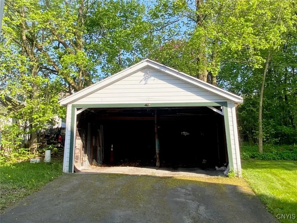 12 Fairfax Place 14, Utica, New York 13502, Utica, New York 13502, 6 Bedrooms Bedrooms, ,2 BathroomsBathrooms,Residential,Closed,12 Fairfax Place 14, Utica, New York 13502,0,S1607138