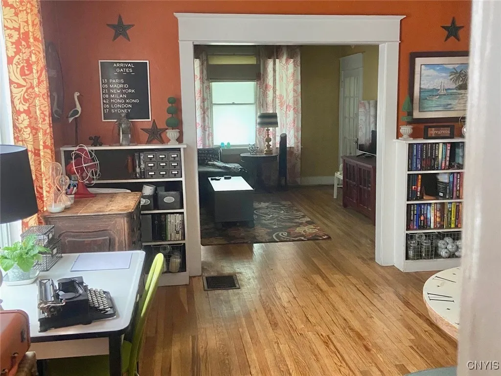 12 Fairfax Place 14, Utica, New York 13502, Utica, New York 13502, 6 Bedrooms Bedrooms, ,2 BathroomsBathrooms,Residential,Closed,12 Fairfax Place 14, Utica, New York 13502,0,S1607138